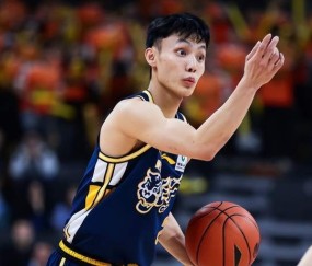 B体育登录入口-广东男篮战胜江苏，杜锋终于做对一件事：胡明轩打替补让位于徐杰